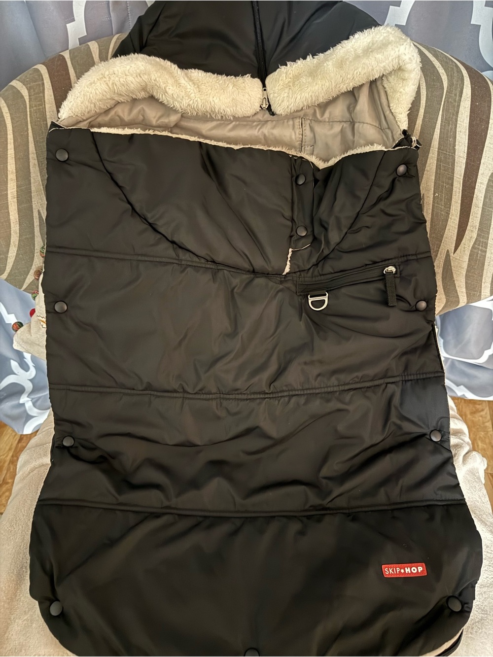 Skip Hop Black Stroller Footmuff with Cream Faux-Fur Lining
